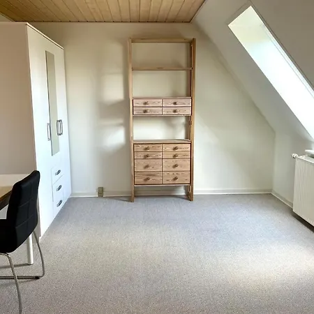 140 Modern M2 In Quiet Neighborhood With Lovely Courtyard *